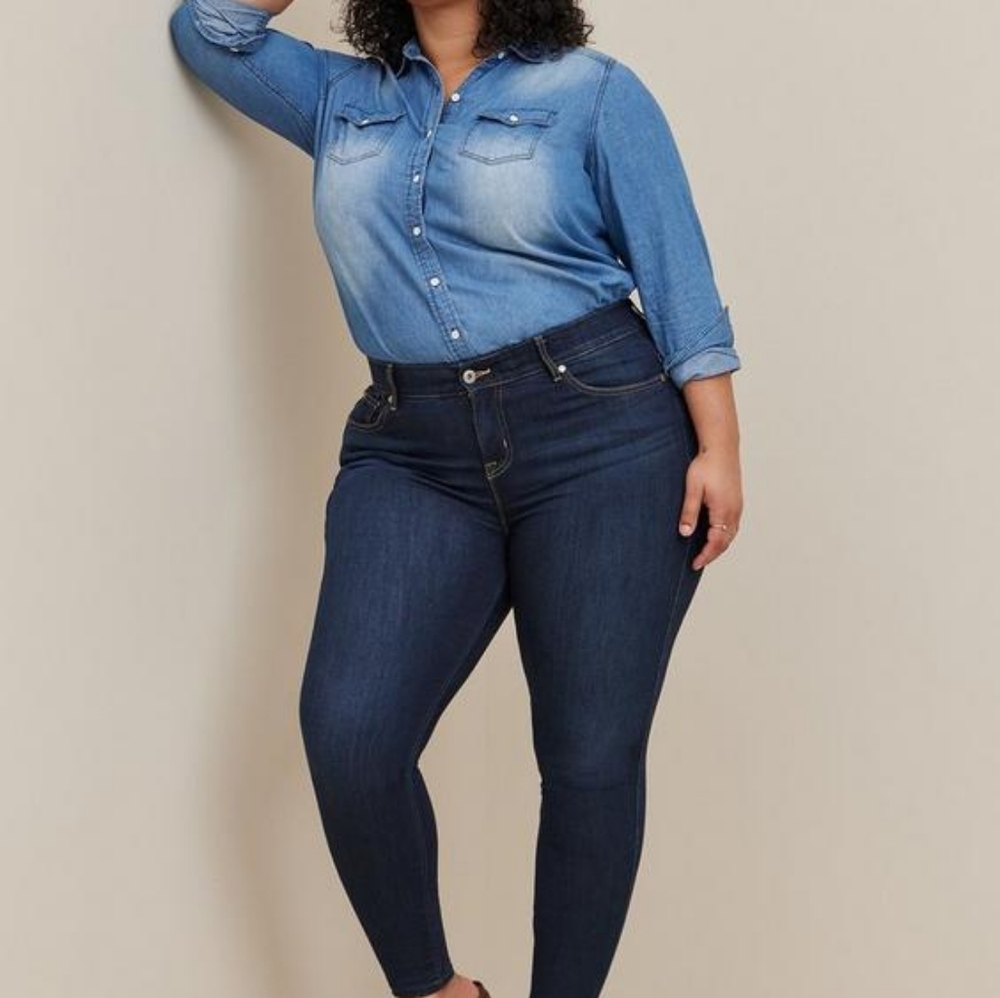 EUC Torrid Bombshell skinny Jeans 18R